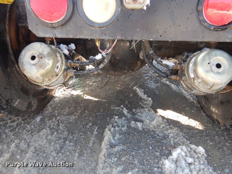 image for item DJ8576 2001 Kenworth T800  semi truck