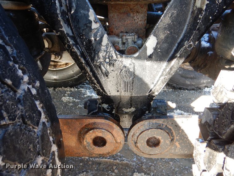 image for item DJ8576 2001 Kenworth T800  semi truck