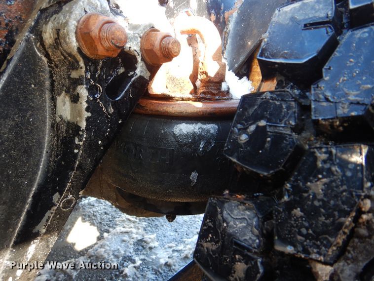 image for item DJ8576 2001 Kenworth T800  semi truck