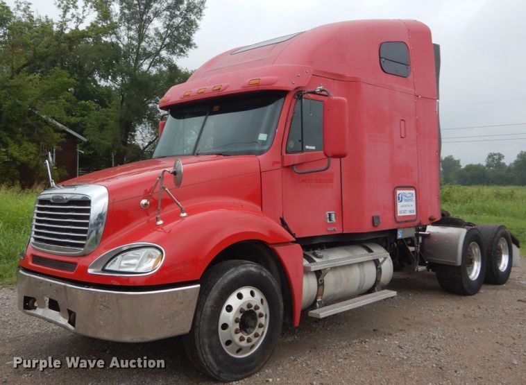 image for item GV9183 2006 Freightliner Columbia  semi truck