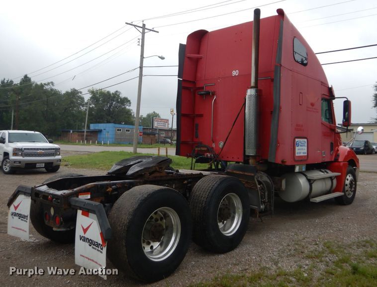 image for item GV9183 2006 Freightliner Columbia  semi truck