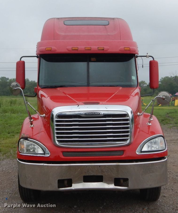 image for item GV9183 2006 Freightliner Columbia  semi truck