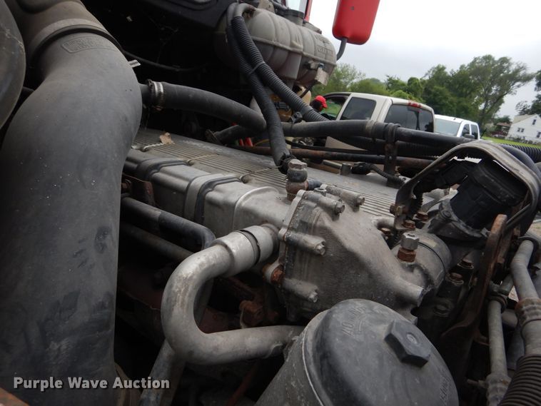 image for item GV9183 2006 Freightliner Columbia  semi truck