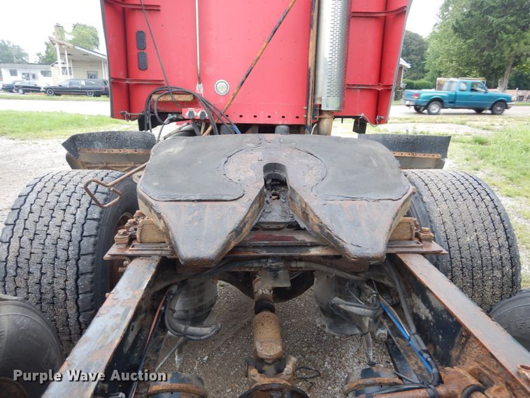 image for item GV9183 2006 Freightliner Columbia  semi truck