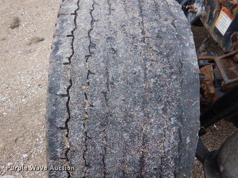 image for item GV9183 2006 Freightliner Columbia  semi truck