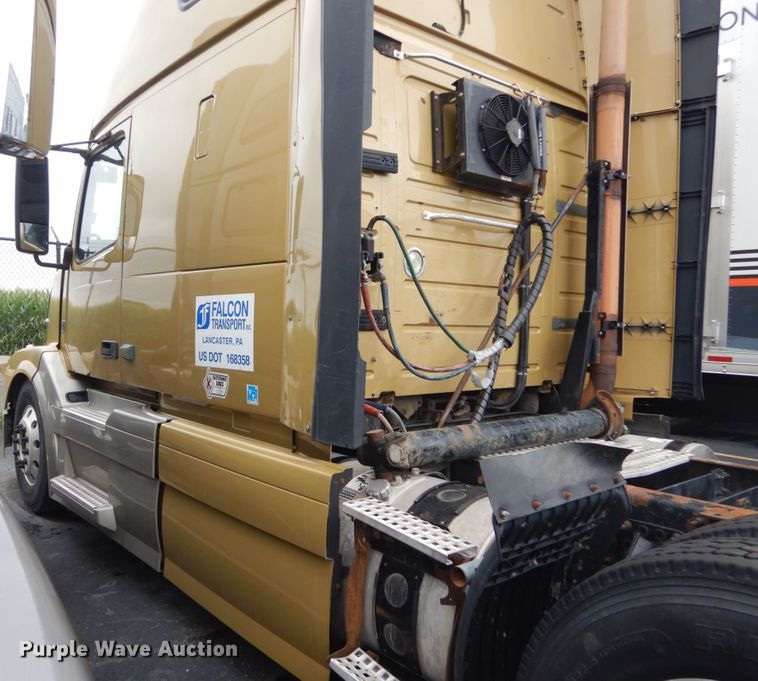 image for item GV9184 2009 Volvo VNL670  semi truck