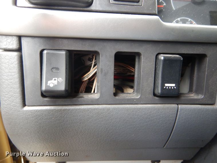 image for item GV9184 2009 Volvo VNL670  semi truck