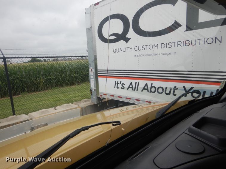 image for item GV9184 2009 Volvo VNL670  semi truck