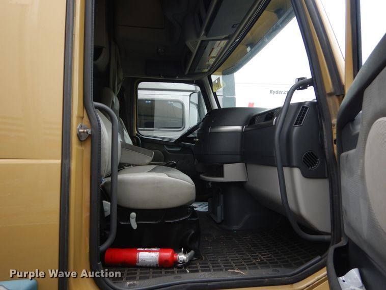 image for item GV9184 2009 Volvo VNL670  semi truck