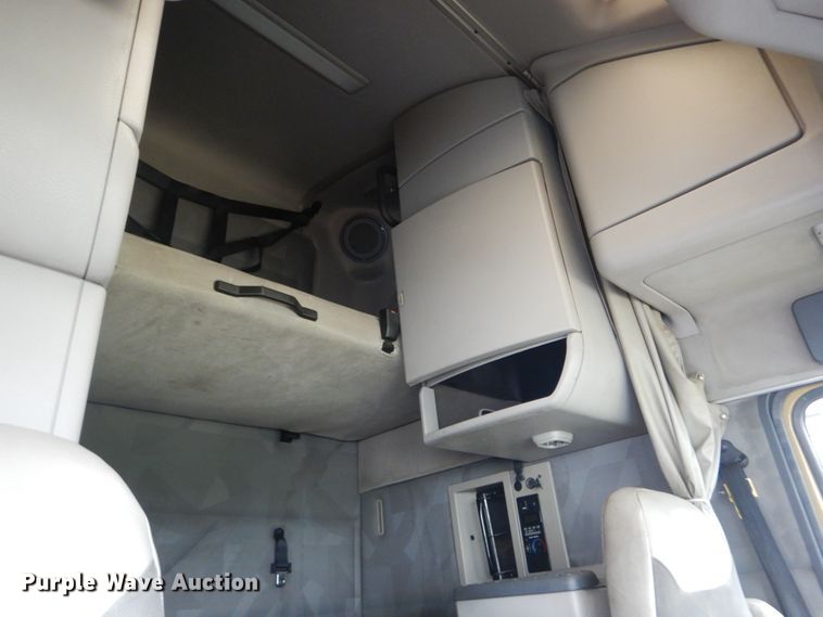 image for item GV9184 2009 Volvo VNL670  semi truck