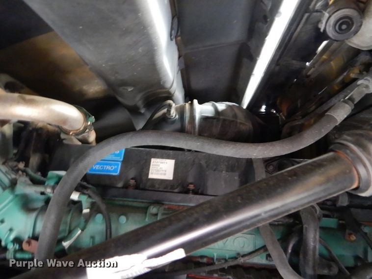 image for item GV9184 2009 Volvo VNL670  semi truck