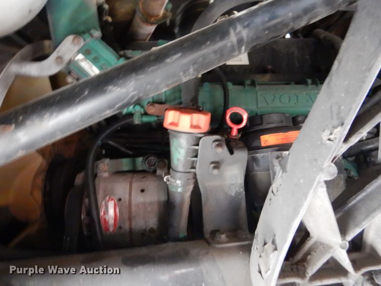 image for item GV9184 2009 Volvo VNL670  semi truck