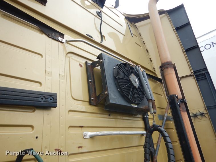 image for item GV9184 2009 Volvo VNL670  semi truck