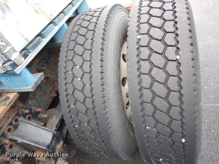 image for item GV9184 2009 Volvo VNL670  semi truck