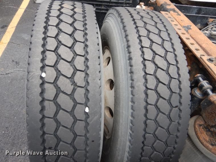 image for item GV9184 2009 Volvo VNL670  semi truck