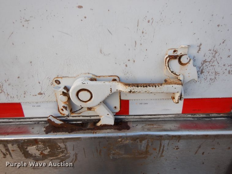 image for item HP9107 2001 Utility dry van trailer