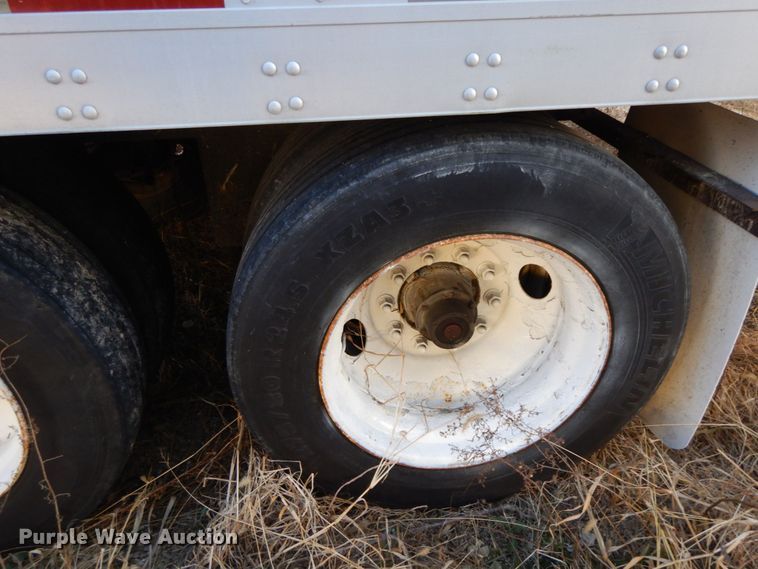 image for item HP9107 2001 Utility dry van trailer