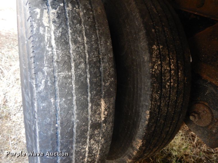 image for item HP9107 2001 Utility dry van trailer