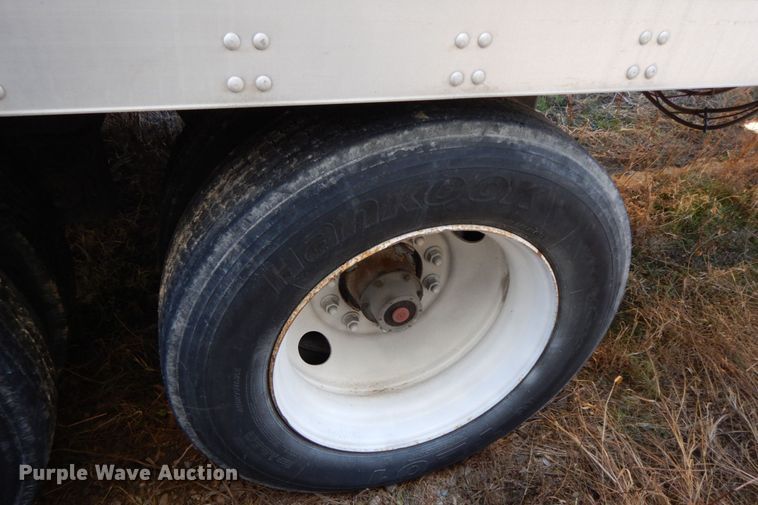 image for item HP9107 2001 Utility dry van trailer