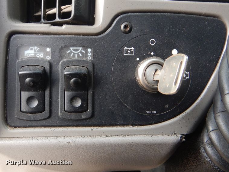 image for item HW9758 2012 Kenworth T700  semi truck