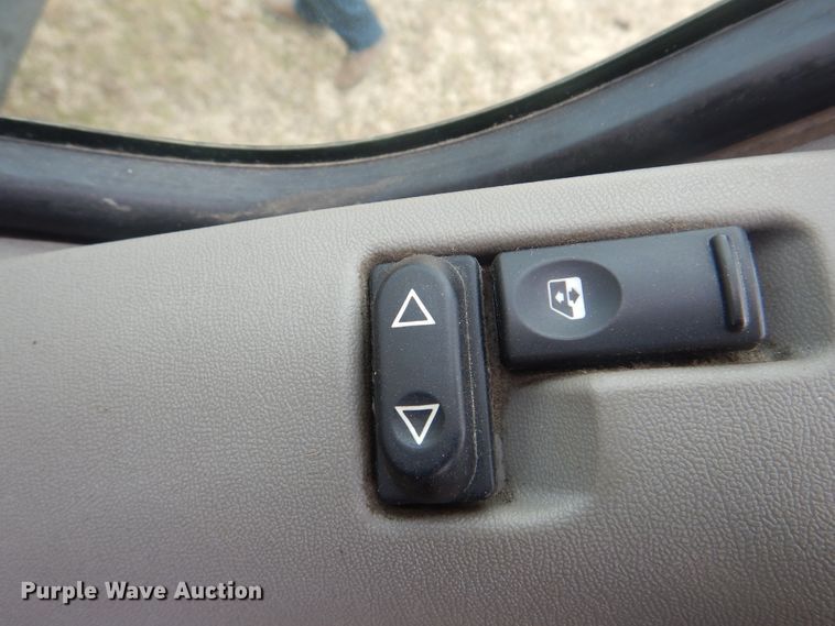 image for item HW9758 2012 Kenworth T700  semi truck