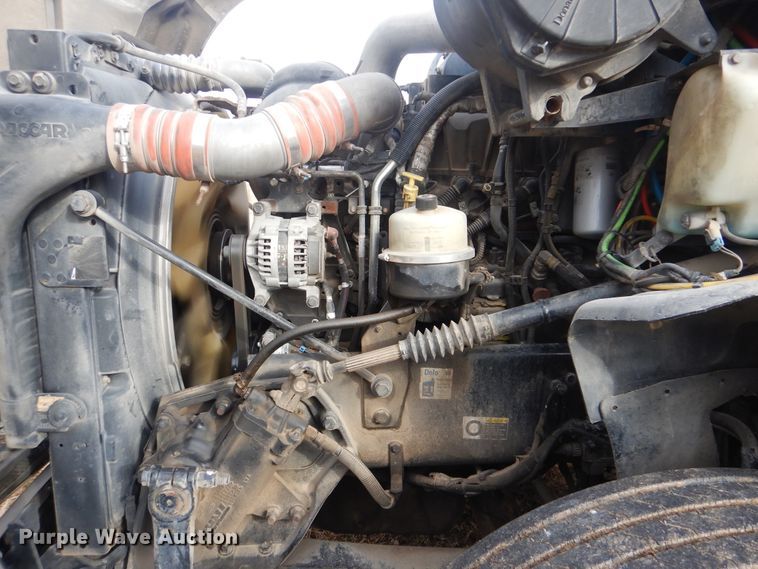 image for item HW9758 2012 Kenworth T700  semi truck