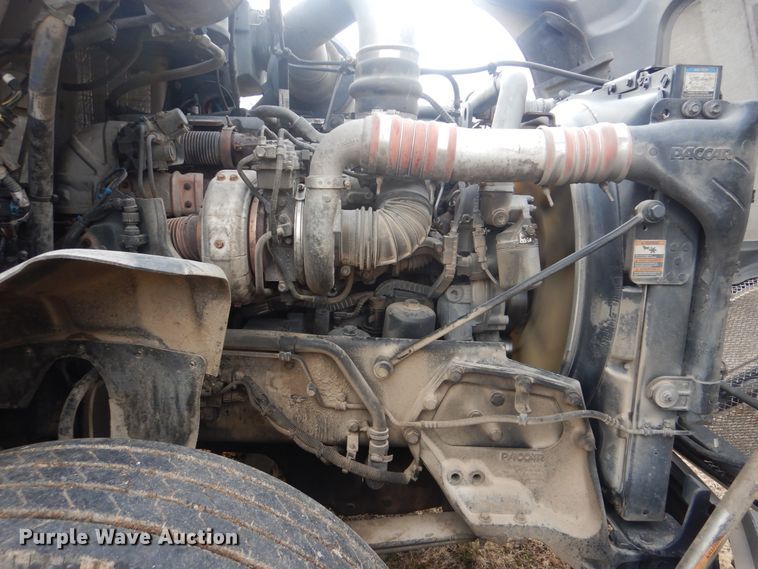 image for item HW9758 2012 Kenworth T700  semi truck