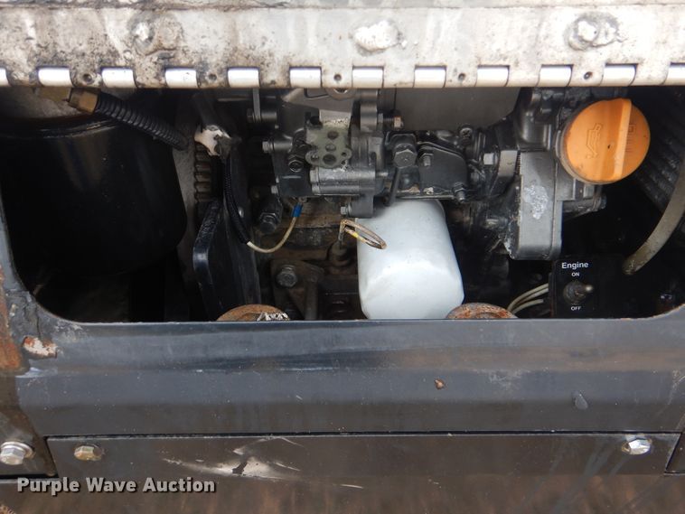 image for item HW9758 2012 Kenworth T700  semi truck