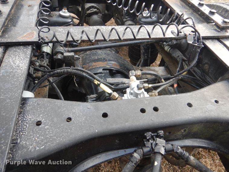 image for item HW9758 2012 Kenworth T700  semi truck