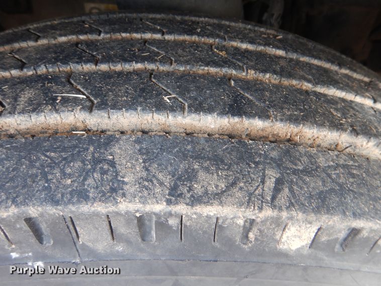 image for item HW9758 2012 Kenworth T700  semi truck