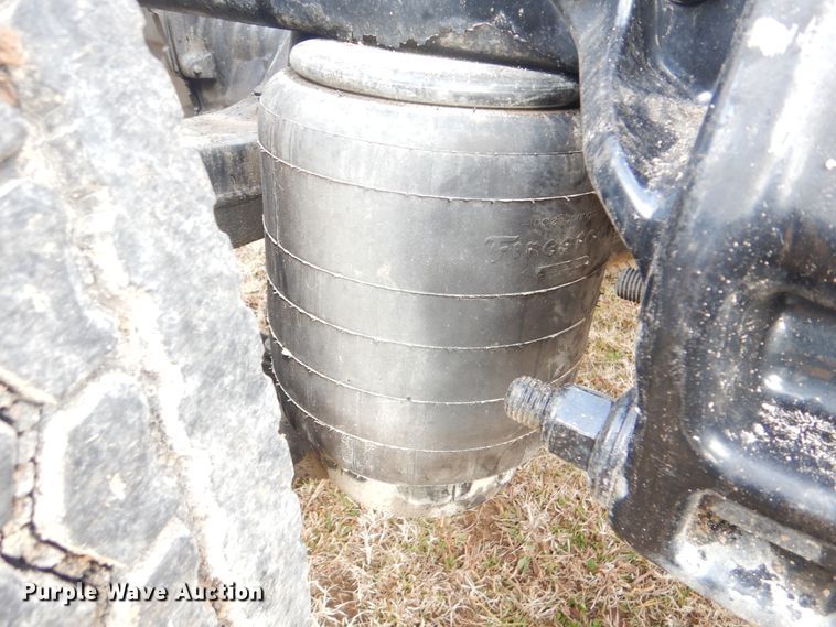 image for item HW9758 2012 Kenworth T700  semi truck