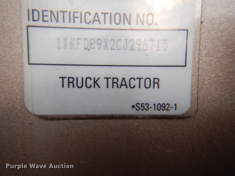 image for item HW9758 2012 Kenworth T700  semi truck