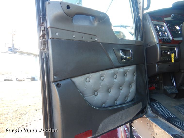 image for item HX9056 2008 Kenworth W900  semi truck