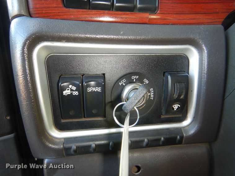 image for item HX9056 2008 Kenworth W900  semi truck