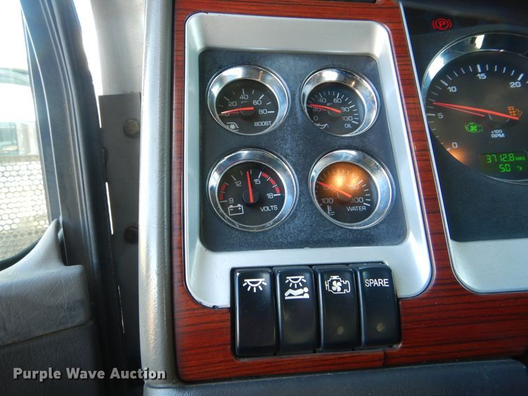 image for item HX9056 2008 Kenworth W900  semi truck