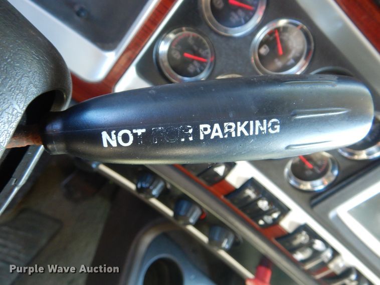 image for item HX9056 2008 Kenworth W900  semi truck