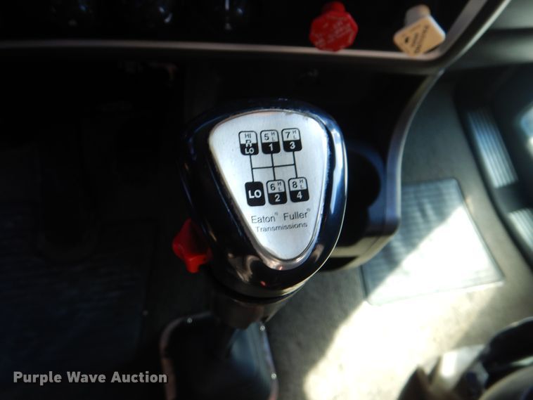 image for item HX9056 2008 Kenworth W900  semi truck