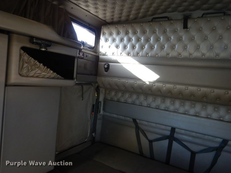 image for item HX9056 2008 Kenworth W900  semi truck