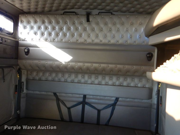 image for item HX9056 2008 Kenworth W900  semi truck