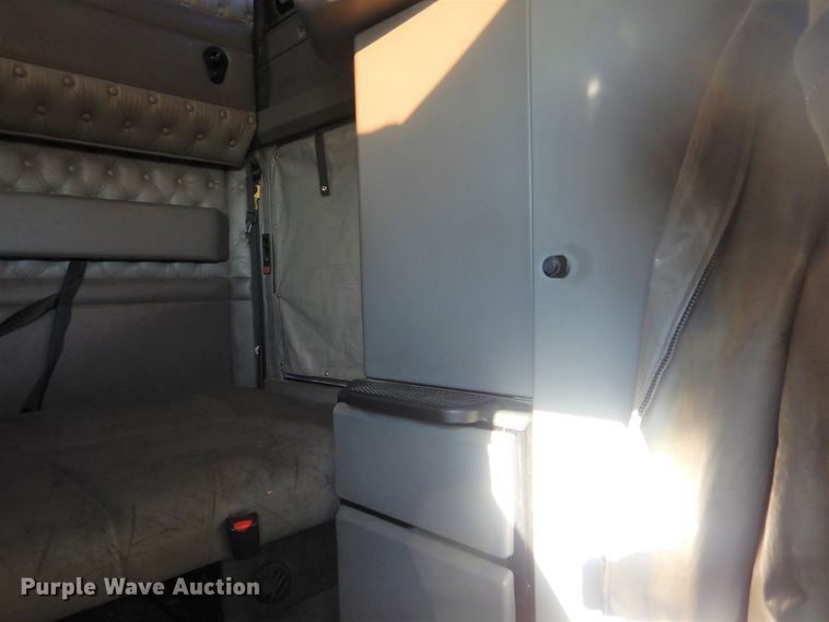 image for item HX9056 2008 Kenworth W900  semi truck