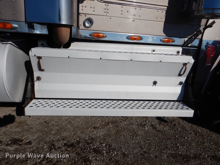 image for item HX9056 2008 Kenworth W900  semi truck