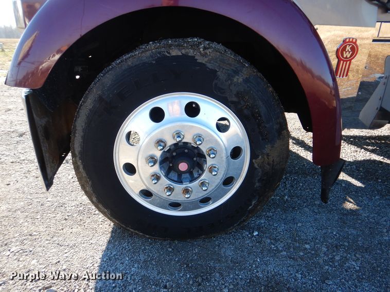 image for item HX9056 2008 Kenworth W900  semi truck