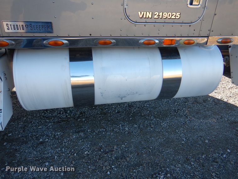 image for item HX9056 2008 Kenworth W900  semi truck