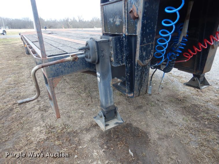 image for item HX9061 2004 Atoka 36-OKLB-35-2 flatbed trailer