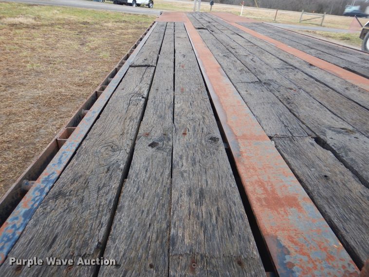 image for item HX9061 2004 Atoka 36-OKLB-35-2 flatbed trailer