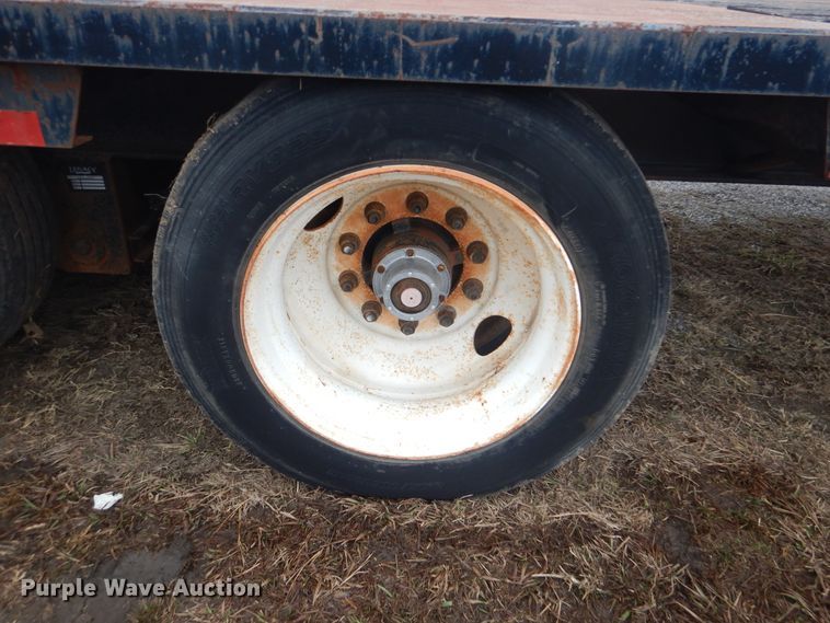 image for item HX9061 2004 Atoka 36-OKLB-35-2 flatbed trailer