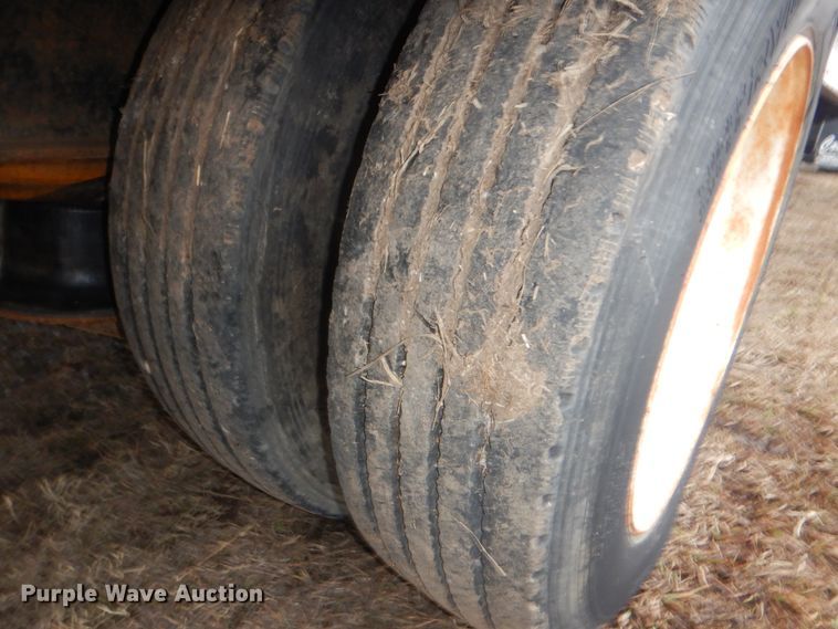 image for item HX9061 2004 Atoka 36-OKLB-35-2 flatbed trailer