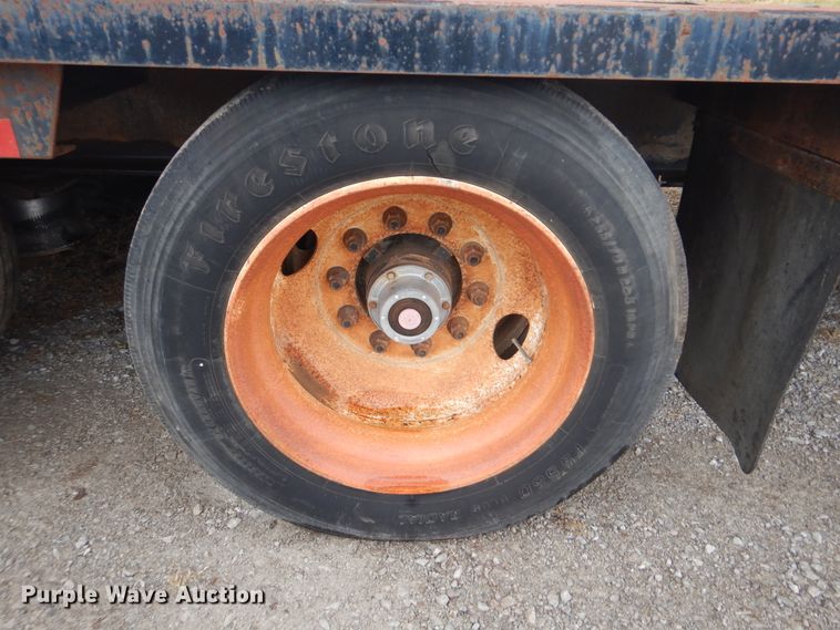 image for item HX9061 2004 Atoka 36-OKLB-35-2 flatbed trailer