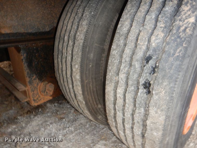 image for item HX9061 2004 Atoka 36-OKLB-35-2 flatbed trailer