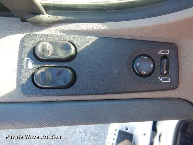 image for item HX9076 2014 Freightliner Cascadia  semi truck